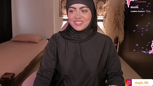 Snapshot of shayla_18 chatting on March 6, 8:27 pm shayla 18 online show from March 6, 8:27 pm