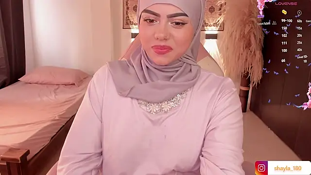 Snapshot of shayla_18 chatting on March 10, 8:45 pm shayla 18 online show from March 10, 8:45 pm