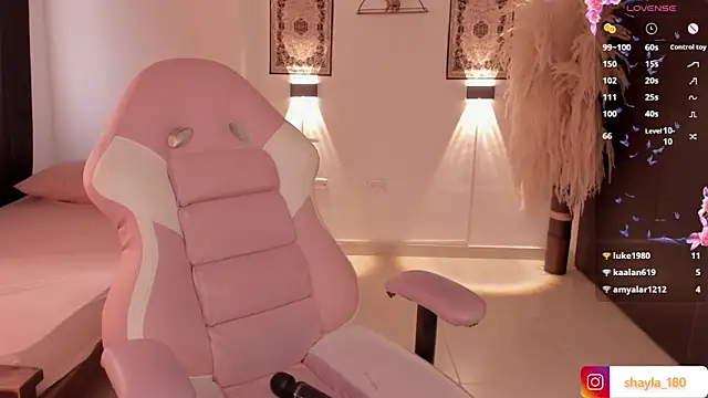 Snapshot of shayla_18 chatting on March 14, 8:49 pm shayla 18 online show from March 14, 8:49 pm