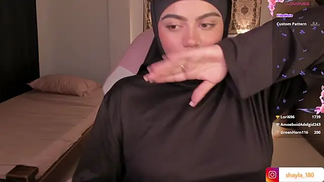 Snapshot of shayla_18 chatting on March 18, 8:37 pm shayla 18 online show from March 18, 8:37 pm