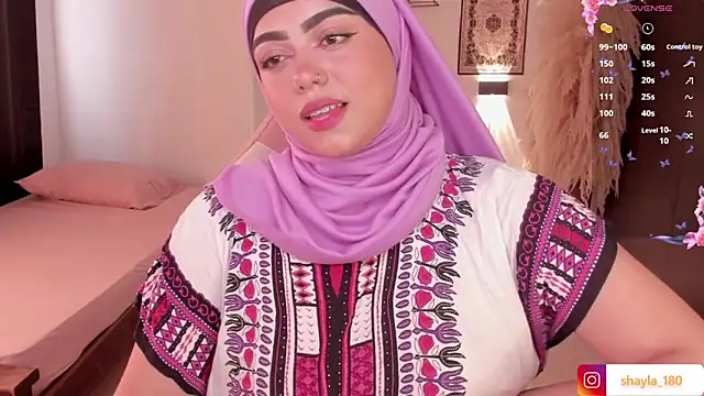 Snapshot of shayla_18 chatting on March 19, 8:22 pm shayla 18 online show from March 19, 8:22 pm