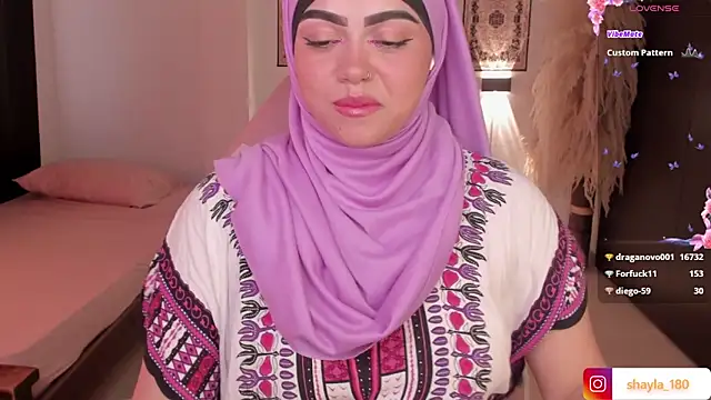 Snapshot of shayla_18 chatting on March 19, 11:25 pm shayla 18 online show from March 19, 11:25 pm