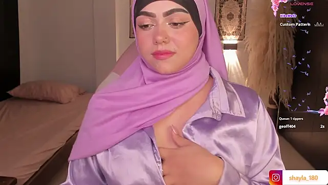 Snapshot of shayla_18 chatting on March 22, 12:17 am shayla 18 online show from March 22, 12:17 am