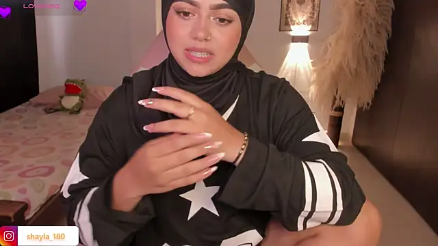 Snapshot of shayla_18 chatting on October 6, 8:17 pm shayla 18 online show from October 6, 8:17 pm