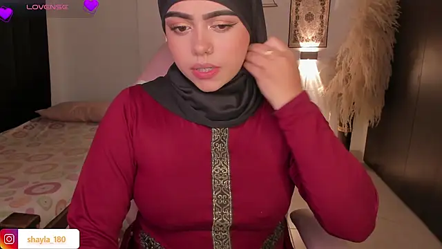 Snapshot of shayla_18 chatting on October 10, 3:38 am shayla 18 online show from October 10, 3:38 am