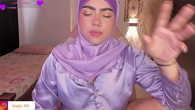 Snapshot of shayla_18 chatting on October 11, 7:34 pm shayla 18 online show from October 11, 7:34 pm