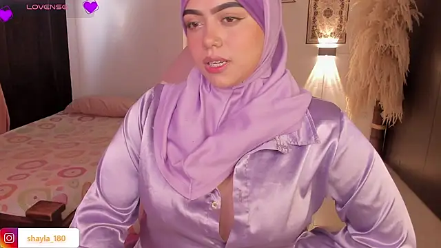 Snapshot of shayla_18 chatting on October 23, 8:18 pm shayla 18 online show from October 23, 8:18 pm