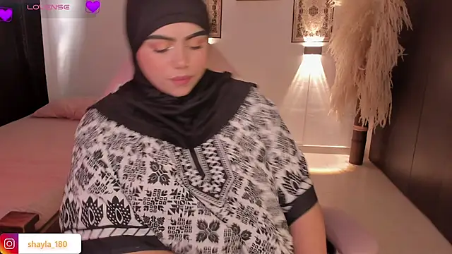 Snapshot of shayla_18 chatting on November 22, 7:24 pm shayla 18 online show from November 22, 7:24 pm