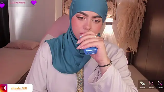 Snapshot of shayla_18 chatting on November 27, 7:27 pm shayla 18 online show from November 27, 7:27 pm