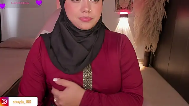 Snapshot of shayla_18 chatting on December 4, 7:22 pm shayla 18 online show from December 4, 7:22 pm