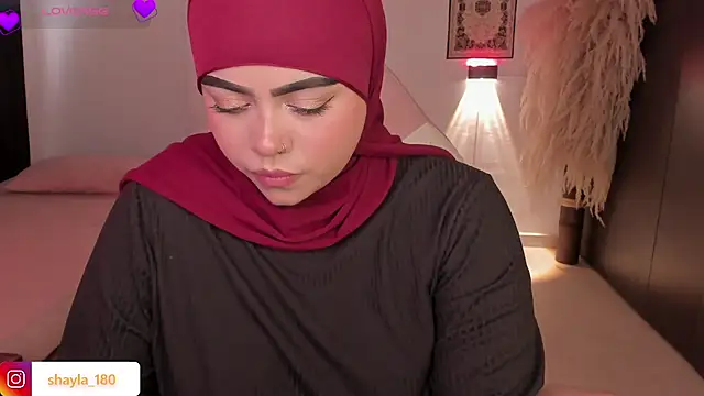 Snapshot of shayla_18 chatting on December 5, 8:49 pm shayla 18 online show from December 5, 8:49 pm