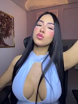 Snapshot of Miss_blue69 chatting on June 14, 2:24 am Miss blue69 online show from June 14, 2:24 am