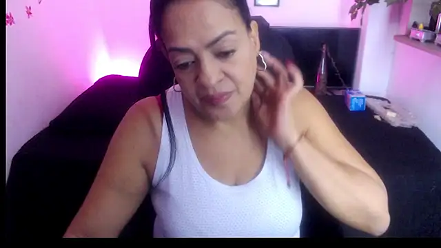 Snapshot of menfismuller2 chatting on November 27, 10:23 pm menfismuller2 online show from November 27, 10:23 pm