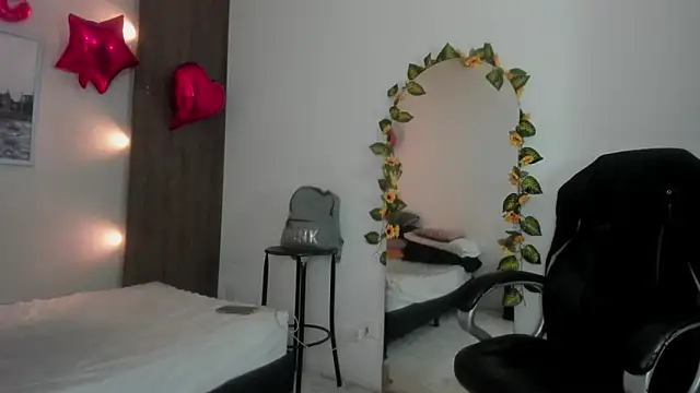 Cheryl JONES online show from March 4, 11:16 am