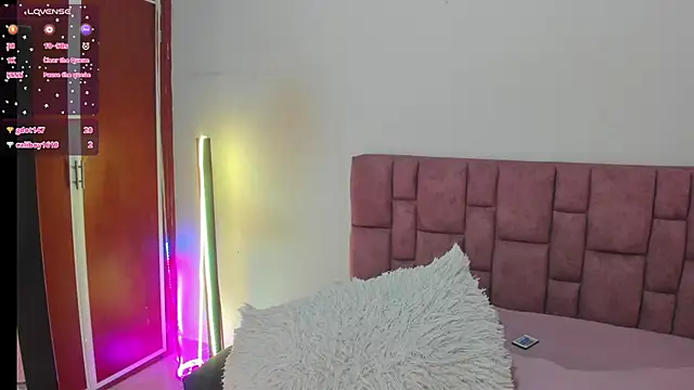 Snapshot of SunnyLeonz chatting on December 15, 6:29 am SunnyLeonz online show from December 15, 6:29 am