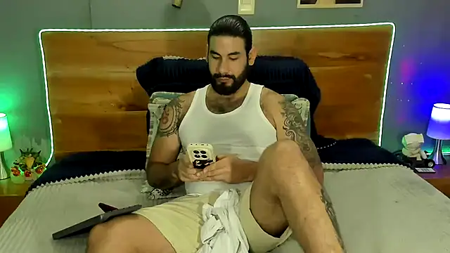 Snapshot of Prometeo-grizzly chatting on July 4, 3:13 am Prometeo-grizzly online show from July 4, 3:13 am