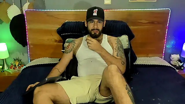 Snapshot of Prometeo-grizzly chatting on August 6, 10:11 pm Prometeo-grizzly online show from August 6, 10:11 pm