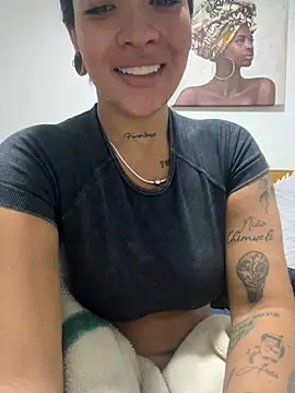 Snapshot of HannahW_ chatting on December 28, 11:26 pm HannahW online show from December 28, 11:26 pm