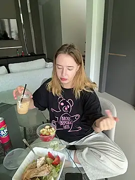 Nura n Sarah online show from March 7, 5:51 am