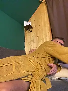 Snapshot of Mikemike19m chatting on January 30, 8:10 pm Mikemike19m online show from January 30, 8:10 pm