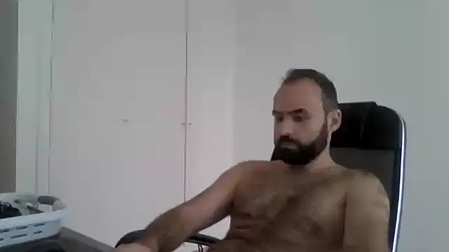 Snapshot of joaodias_97 chatting on September 17, 1:35 pm joaodias 97 online show from September 17, 1:35 pm