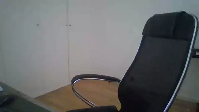 Snapshot of joaodias_97 chatting on July 6, 10:34 am joaodias 97 online show from July 6, 10:34 am