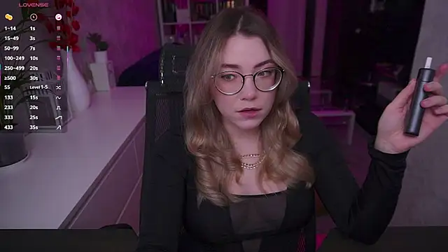 RemyCute online show from November 28, 4:20 pm