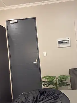 Snapshot of Neelo-Smith chatting on March 4, 8:49 pm Neelo-Smith online show from March 4, 8:49 pm