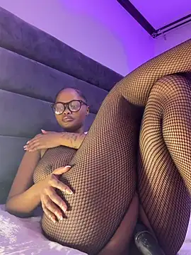 Snapshot of Neelo-Smith chatting on June 5, 9:53 pm Neelo-Smith online show from June 5, 9:53 pm