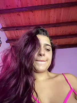 Snapshot of Alicia_Ruiz chatting on December 22, 6:37 pm Alicia Ruiz online show from December 22, 6:37 pm
