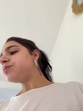 Alicia Ruiz online show from December 17, 6:14 pm