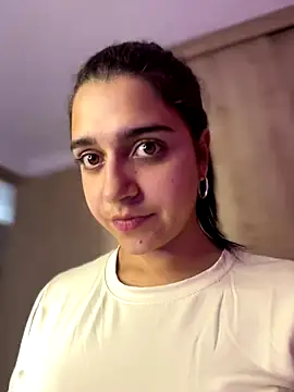 Alicia Ruiz online show from December 18, 6:03 pm