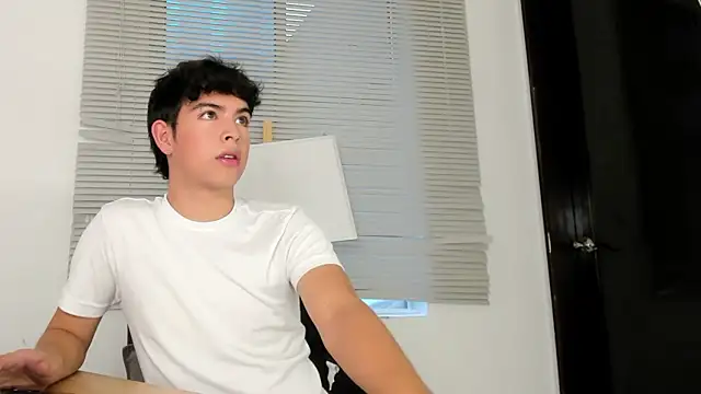 Blum icee online show from April 5, 7:11 pm