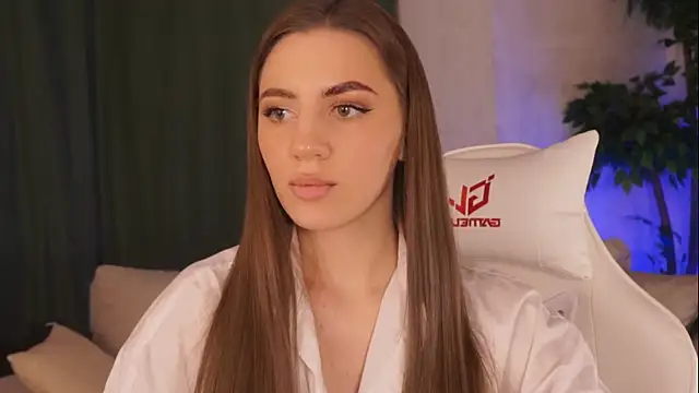 MaryHillty online show from December 7, 3:08 pm