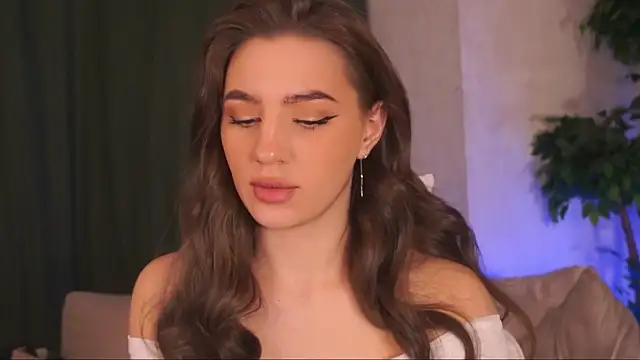 MaryHillty online show from December 8, 12:19 pm