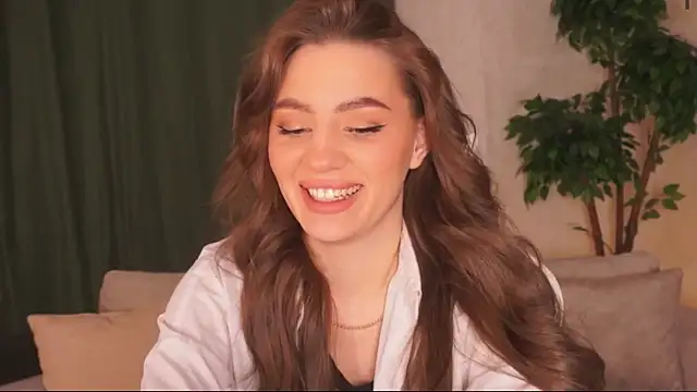 MaryHillty online show from December 12, 1:06 pm