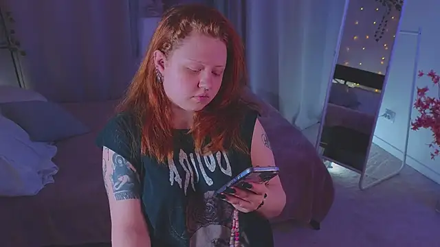 Snapshot of bitchofsun_ chatting on June 30, 4:19 pm bitchofsun online show from June 30, 4:19 pm