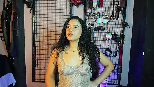 Twisted Fantasy online show from January 26, 2:56 am