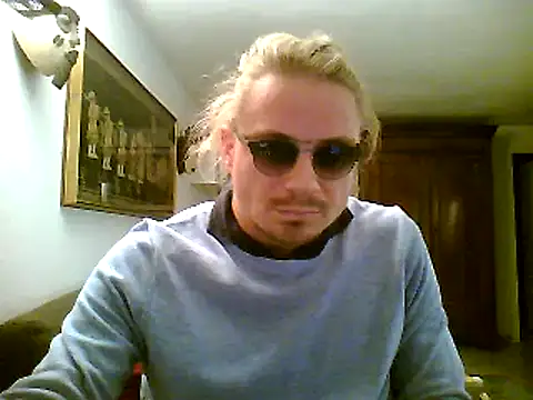 Snapshot of maciste26 chatting on December 16, 8:37 pm maciste26 online show from December 16, 8:37 pm