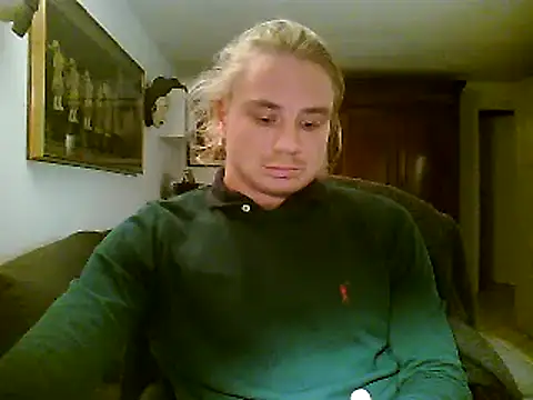 Snapshot of maciste26 chatting on January 13, 12:19 am maciste26 online show from January 13, 12:19 am