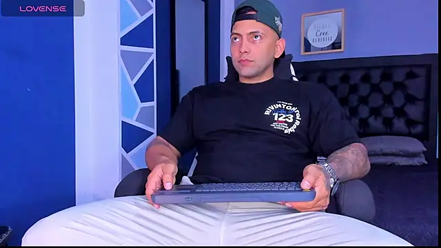 alex oficial online show from April 27, 4:54 am