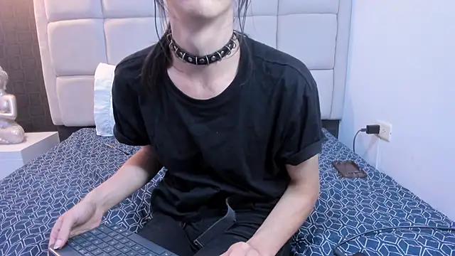 Hecatee 77 online show from February 24, 7:52 pm