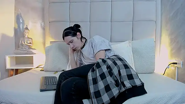 Hecatee 77 online show from October 24, 7:54 pm