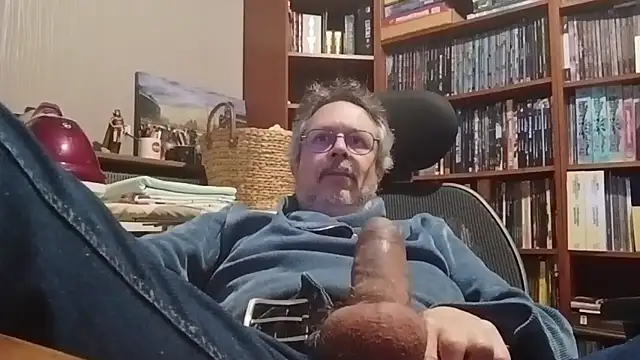 Mandra is a whore online show from October 17, 9:50 pm