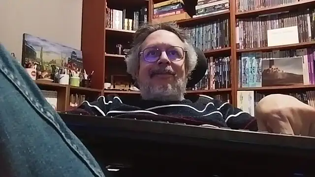 Mandra is a whore online show from November 10, 11:15 pm