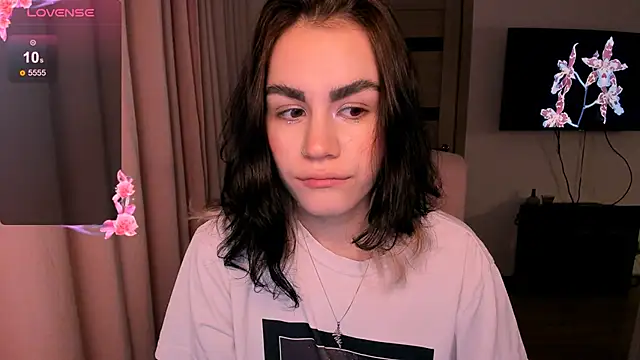 Snapshot of _selectrra chatting on December 4, 2:26 pm selectrra online show from December 4, 2:26 pm