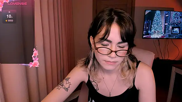 Snapshot of _selectrra chatting on December 25, 2:34 pm selectrra online show from December 25, 2:34 pm