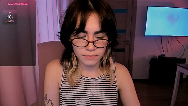 Snapshot of _selectrra chatting on January 15, 11:10 am selectrra online show from January 15, 11:10 am