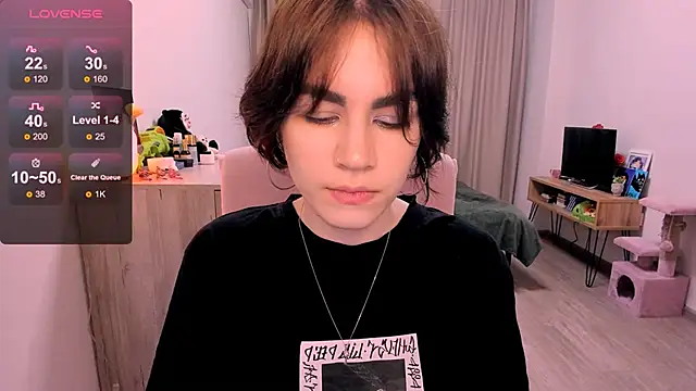 Snapshot of _selectrra chatting on February 17, 12:05 pm selectrra online show from February 17, 12:05 pm