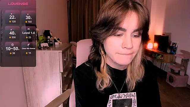 Snapshot of _selectrra chatting on February 17, 3:09 pm selectrra online show from February 17, 3:09 pm